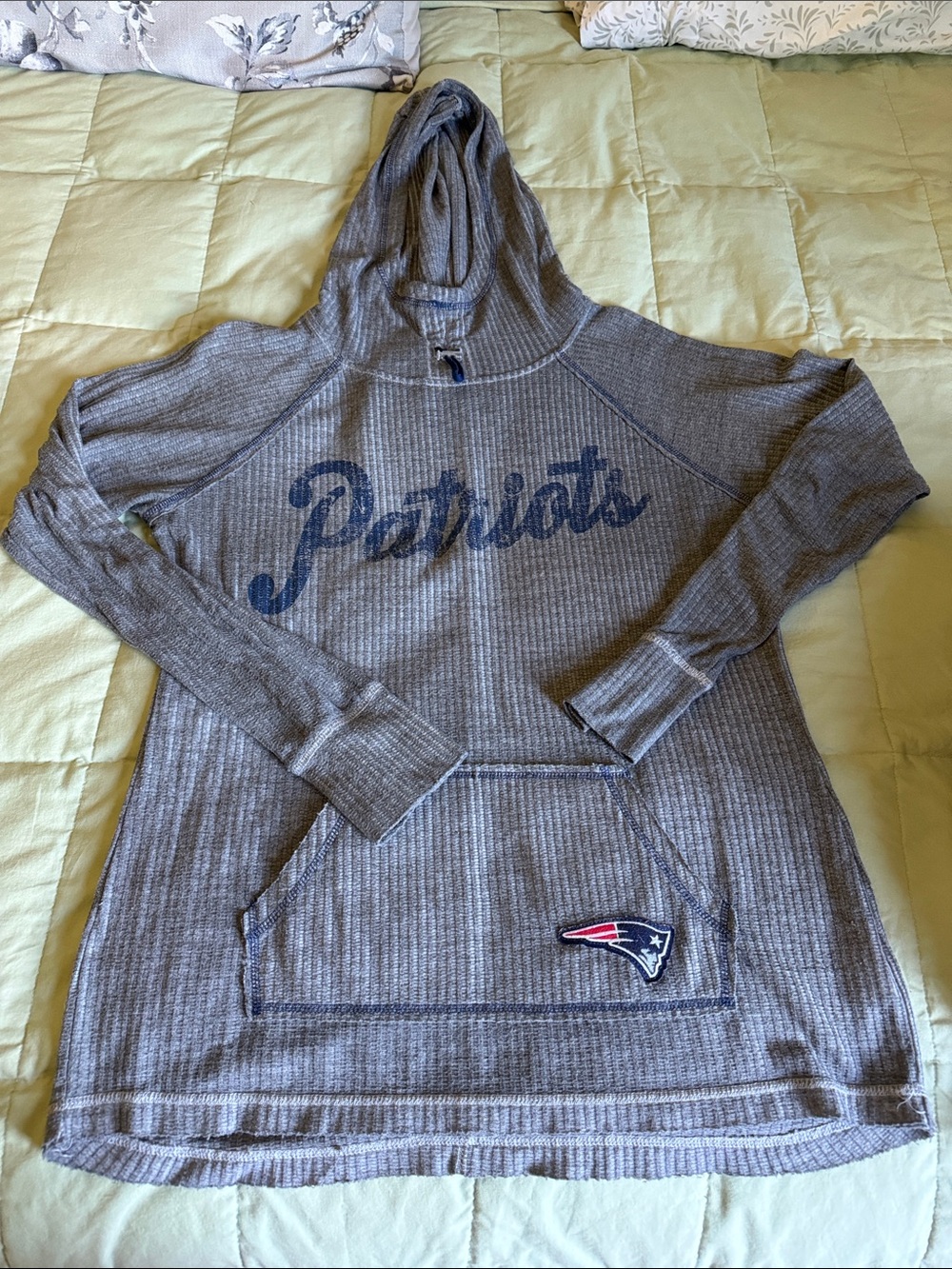 NFL Women's Gray Patriots Cowl Hooded Pullover